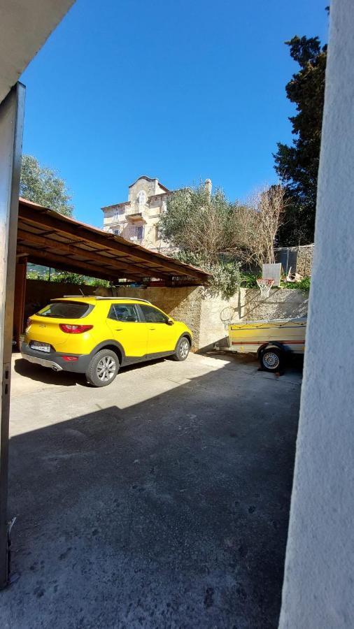 Apartman Kristina And Free Parking Mali Lošinj Eksteriør billede